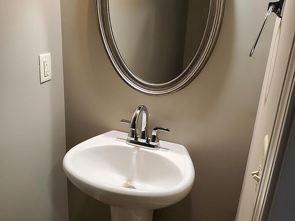 3rd image of 1459 Wilford Dr