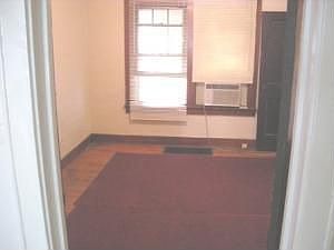 5th image of 627 S 11th St