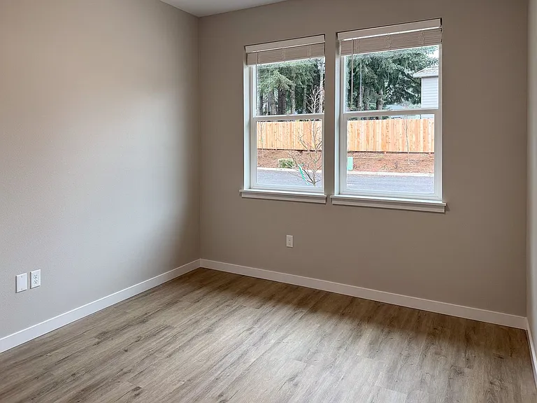 5534-5564 Skyline Rd S — Photo 159