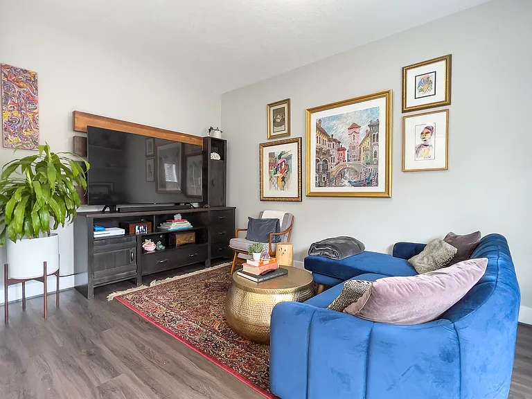 6426 N Maryland Ave — Photo 7
