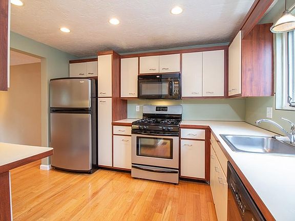 5th image of 52 Liberty St APT C4