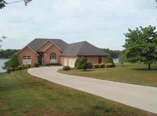 4740 Colonial Harbor Dr, Louisville, TN 37777
