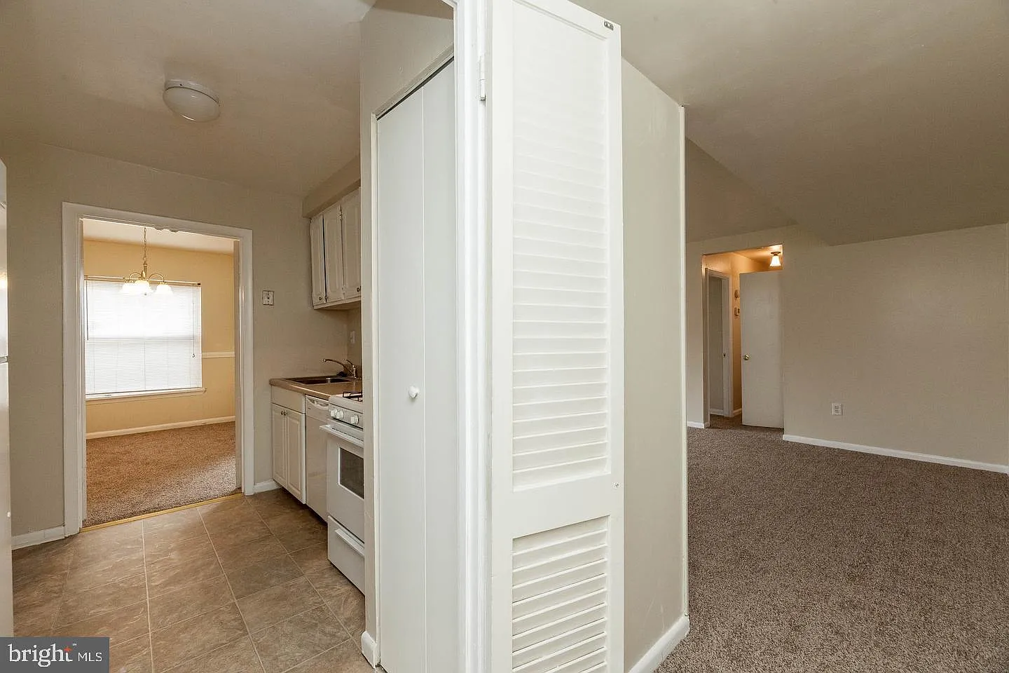 Marlow Towers Condominium — Photo 4
