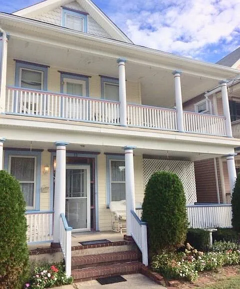 11 Bath Ave — Photo 3