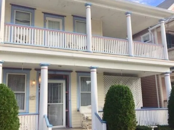 11 Bath Ave, Ocean Grove, NJ 07756