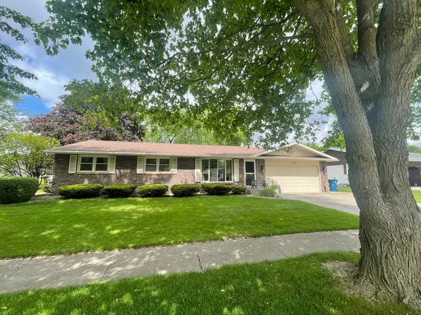 809 Stonewall Dr, Bourbonnais, IL 60914