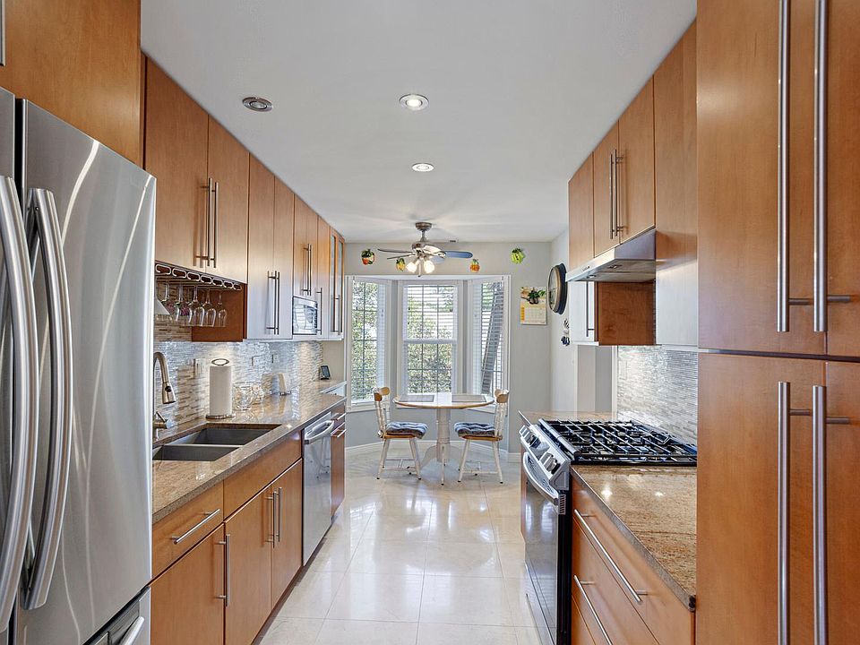 1st image of 1811 Quaker Hollow Ln #542