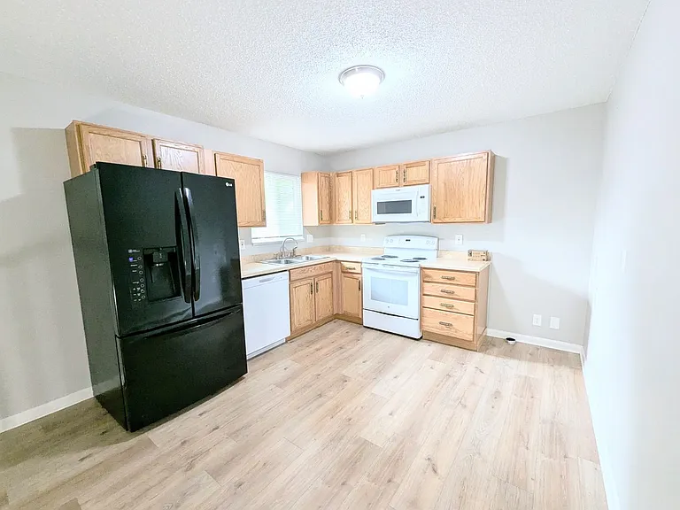 2511 Launcelot Ct — Photo 7