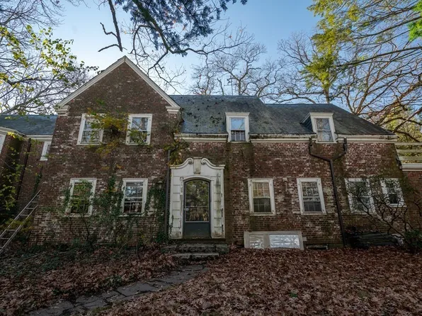 320 Woodland Rd, Brookline, MA 02467