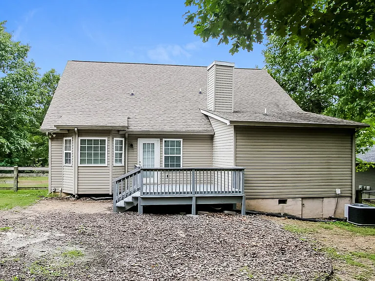 305 Talon Dr SE — Photo 15