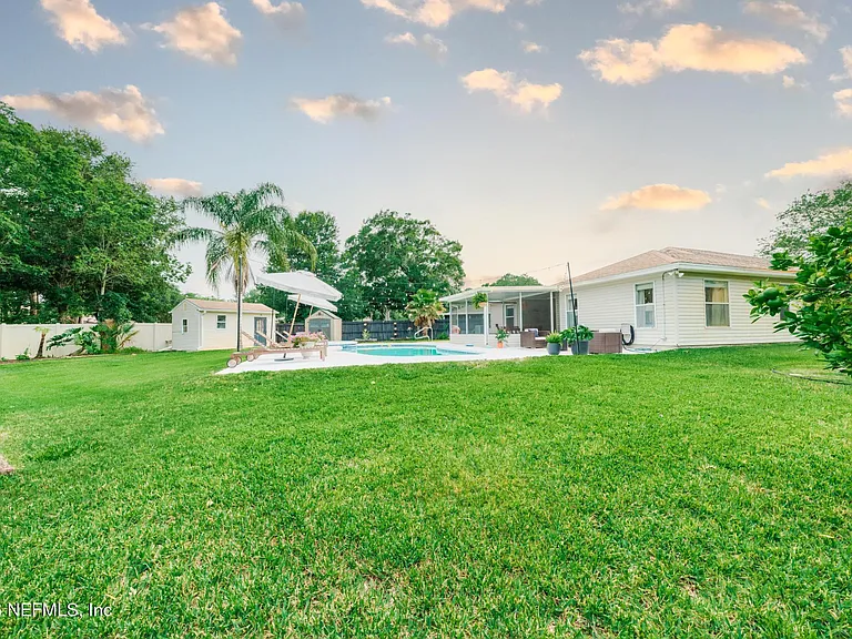 511 Chancellor Dr E — Photo 36