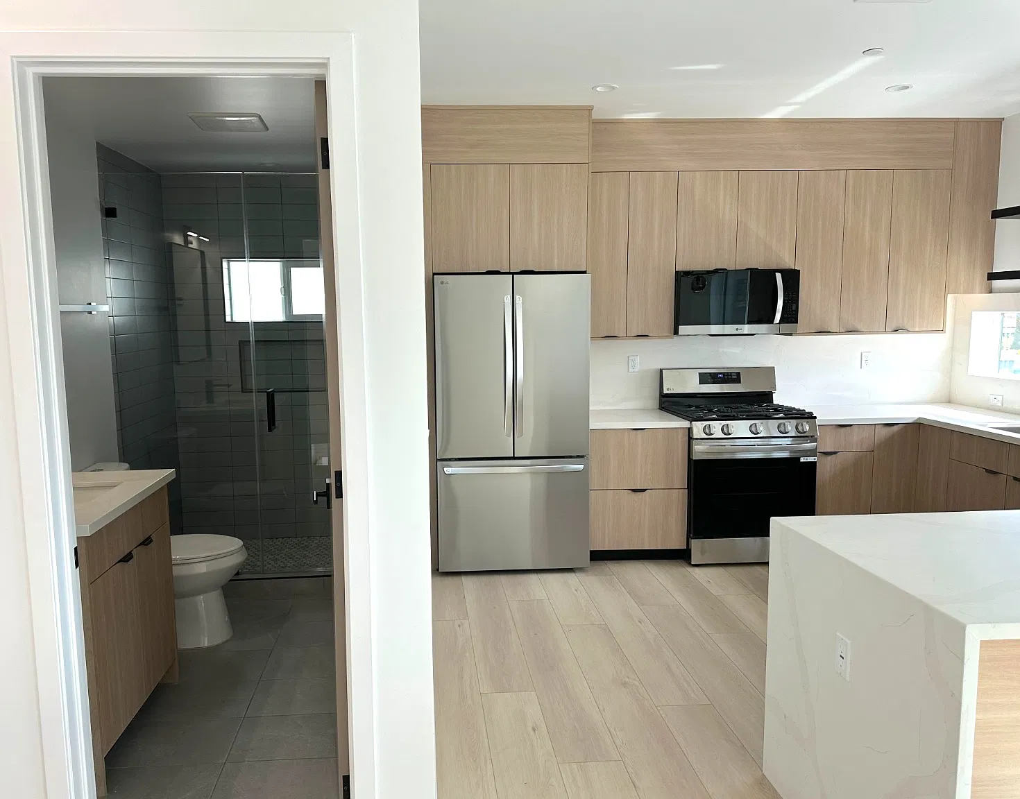 4 bed, 1915 sqft, $4,200 — Photo 2