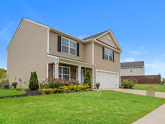 3rd image of 4509 Jersey St