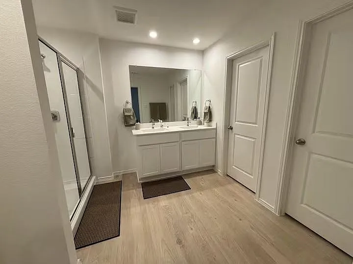 4915 Oakwood Dr — Photo 7