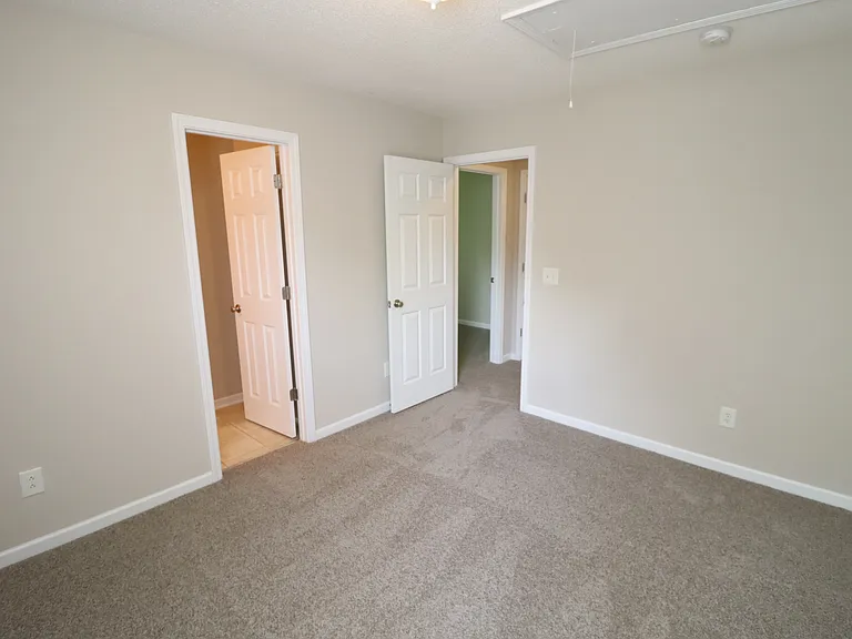 110 Fanwood Ct — Photo 41