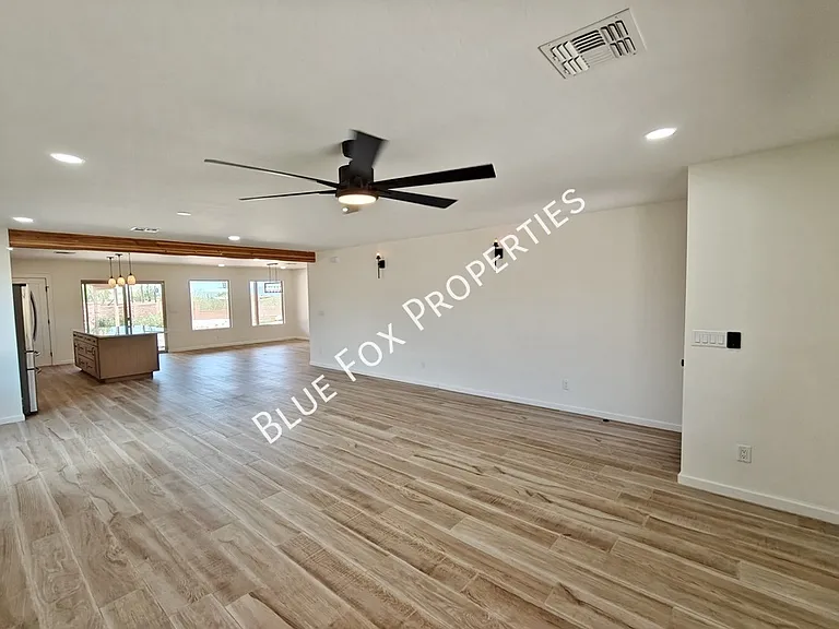 5440 W Placita De La Promesa — Photo 7