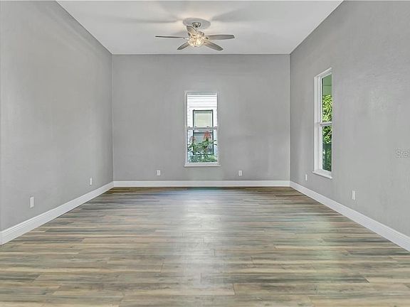 5th image of 107 E Calhoun St