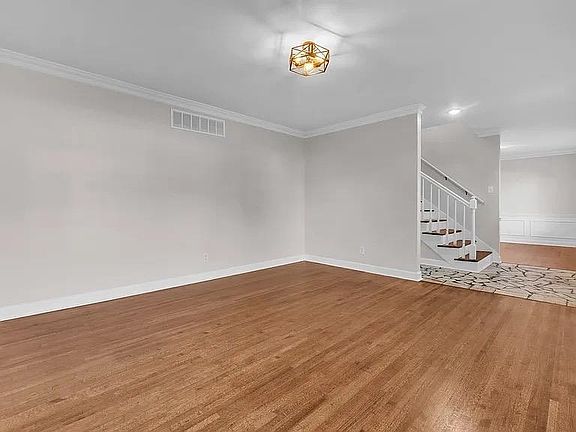 5th image of 1285 Hickory Wood Cv