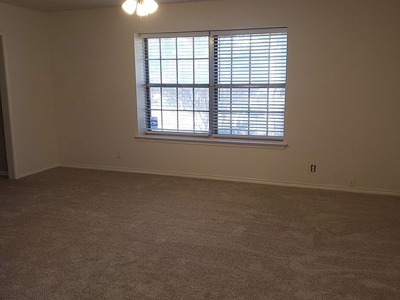 3rd image of 601 Cliffside Dr