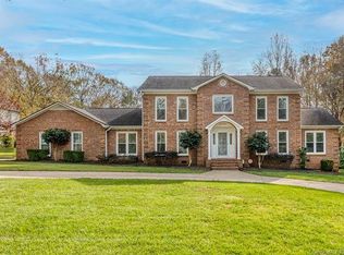 2739 Cross Country Rd, Charlotte, NC 28270