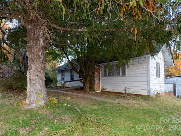 218 Northeast Ave, Swannanoa, NC 28778