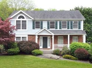 2491 Huntington Dr, Pittsburgh, PA 15241