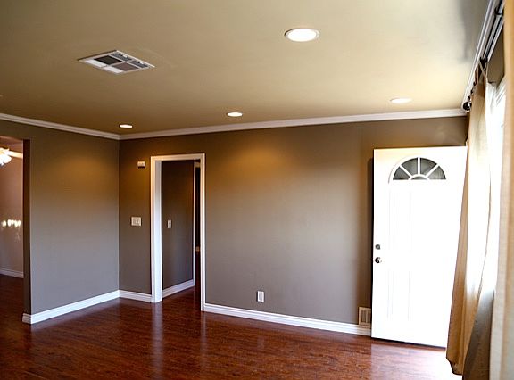 3rd image of 4983 Barstow St