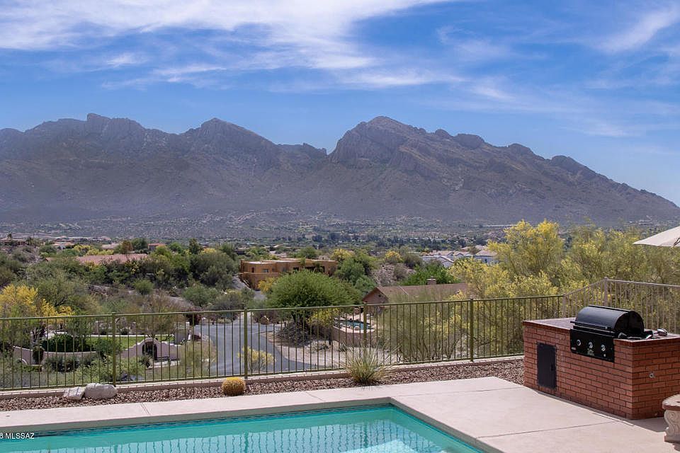 1st image of 11025 N Poinsettia Dr