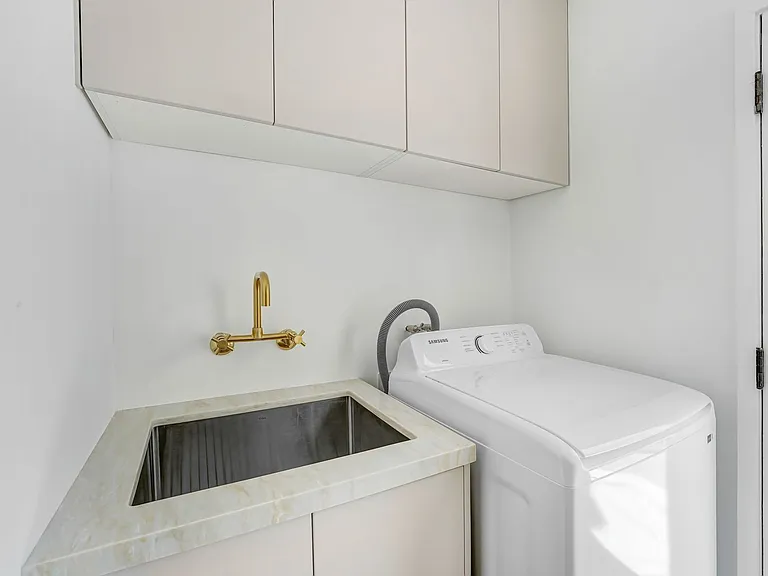 827 15th St - steps to Montana Ave in Santa Monica! — Photo 19