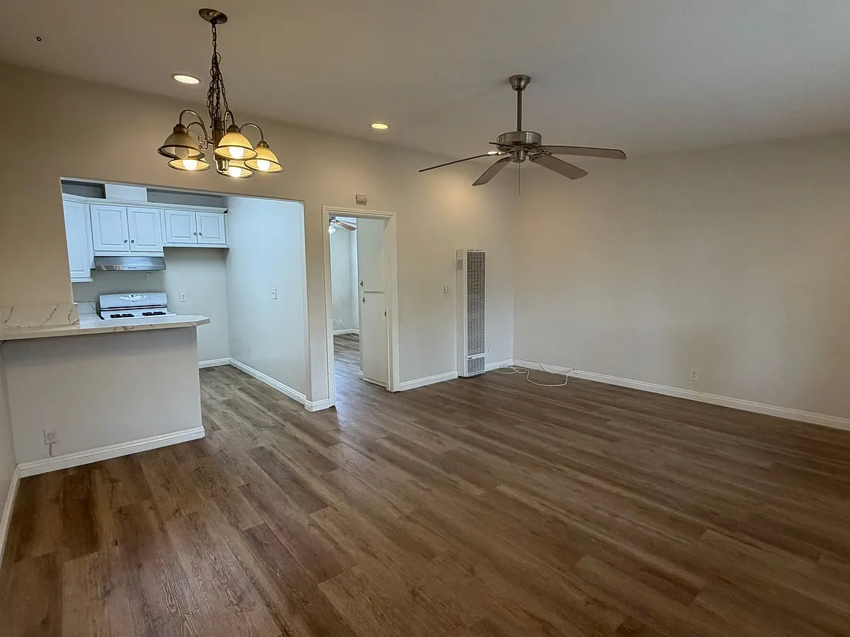 Building Photo - 2119 E Westport Dr #7
