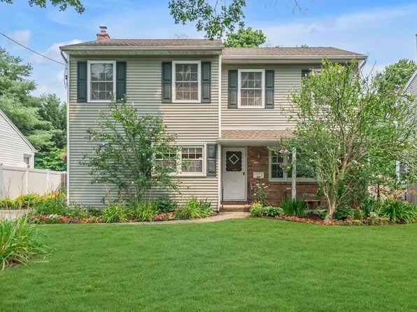202B 1st Street, East Northport, NY 11731