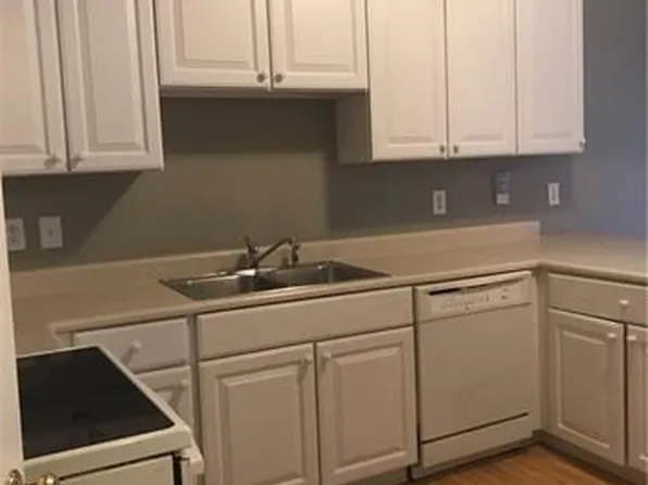 41782 Brownstone Dr #1, Novi, MI 48377