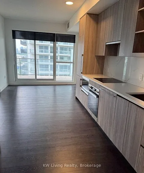 25 McMahon Dr #1115 — Photo 8