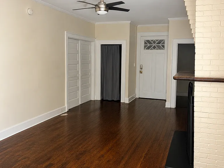 915 Laurens St — Photo 2