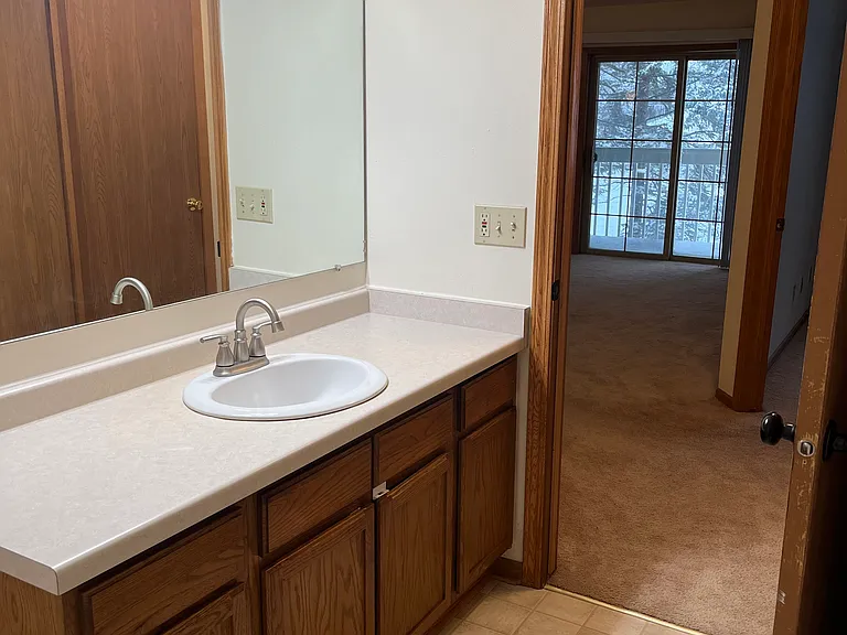 130 W Oak Leaf Dr #9 — Photo 7