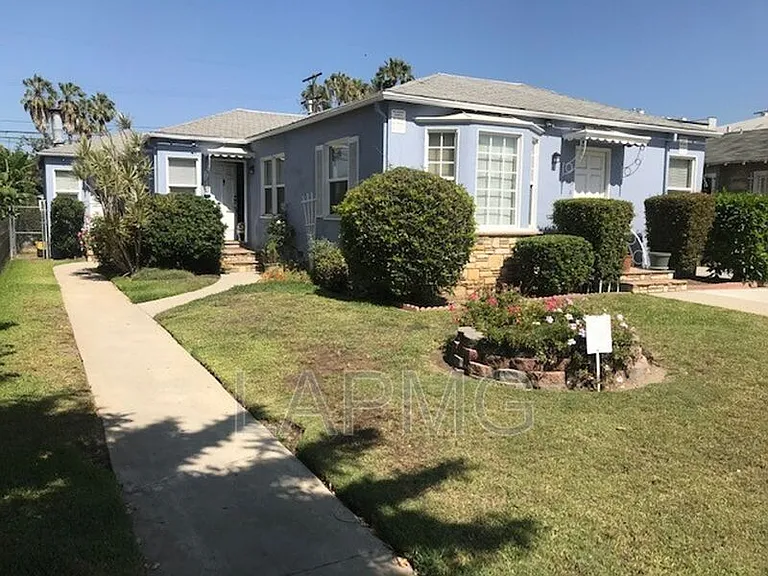 1535 S Fairfax Ave — Photo 2