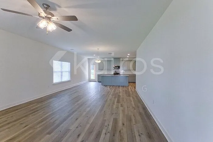 7936 Hendrick Dr — Photo 3
