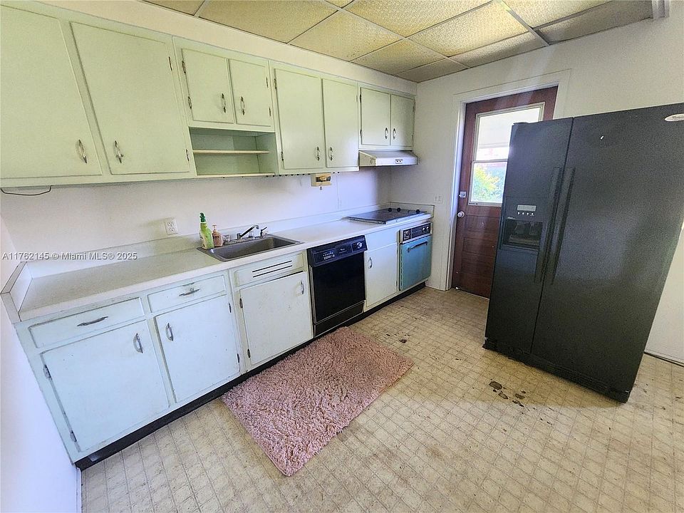 2nd image of 330 SW 78th Ave