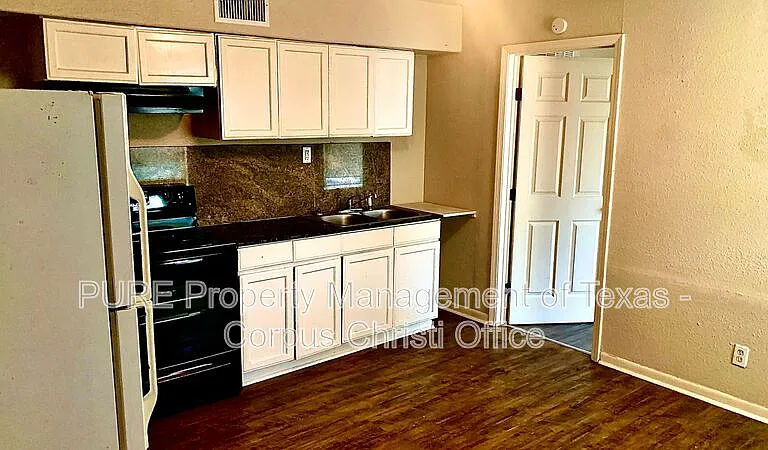 901 Furman Ave #F — Photo 3
