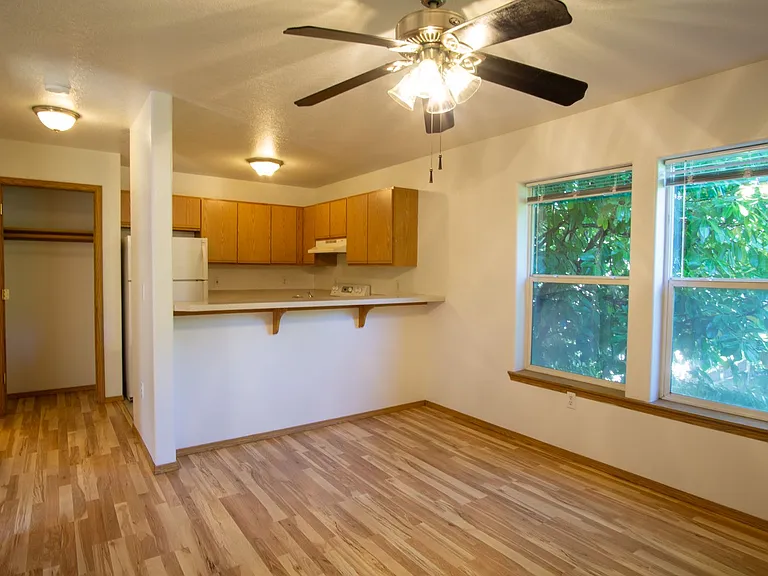 2891 SE Division St #6 — Photo 1