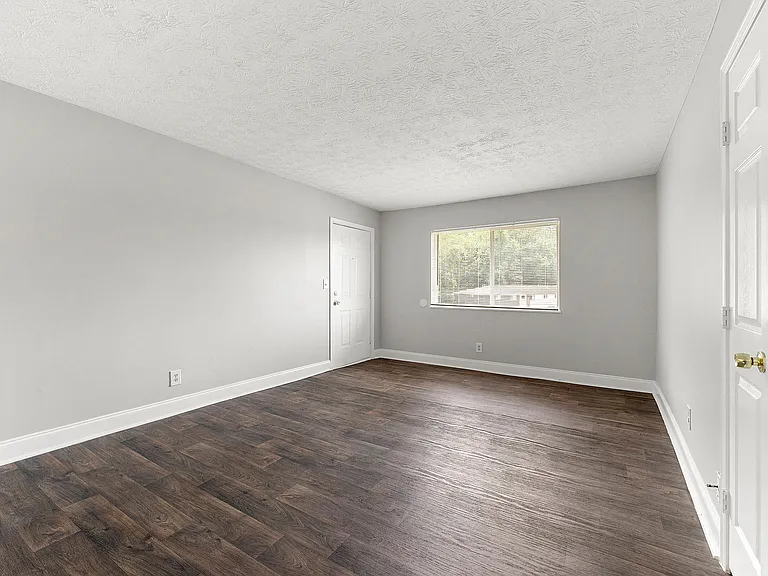 Balfour East Lake — Photo 8