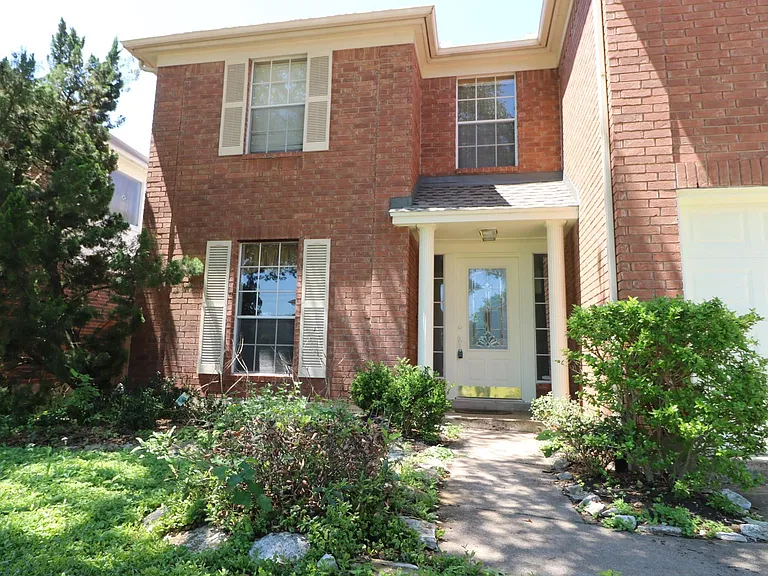 1926 Wildwood Ridge Dr — Photo 2