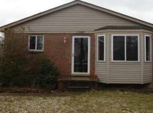 17540 Common Rd, Roseville, MI 48066