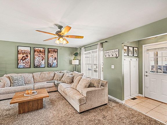5th image of 10125 Breezy Ln