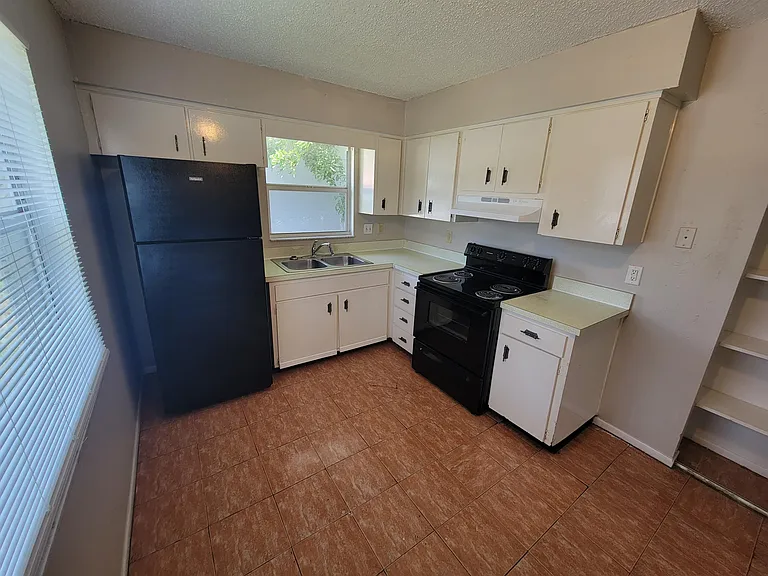 3135 Pine Tree Ave #A — Photo 5