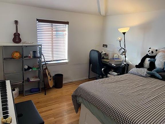 3rd image of 454 Jefferson Ave