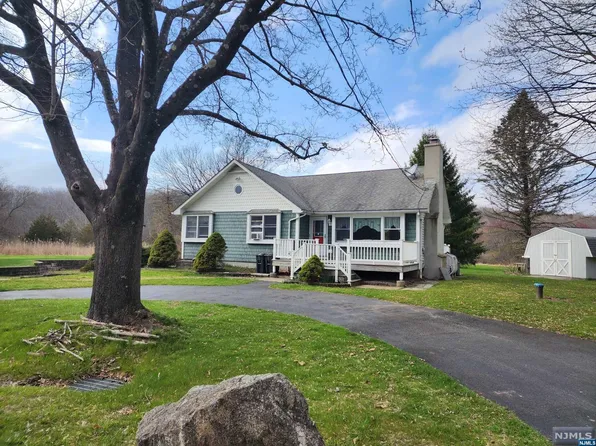 78 Davis Rd, Sparta, NJ 07871