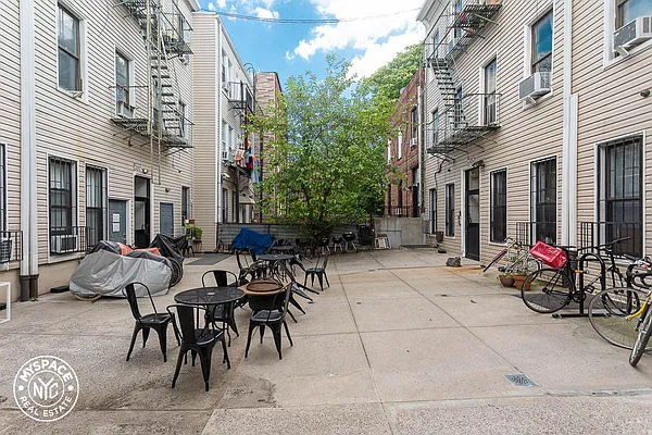 Rented by MySpaceNYC | media 47