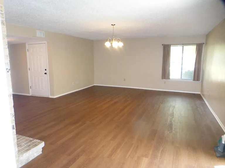 2905 Raintree Dr — Photo 3