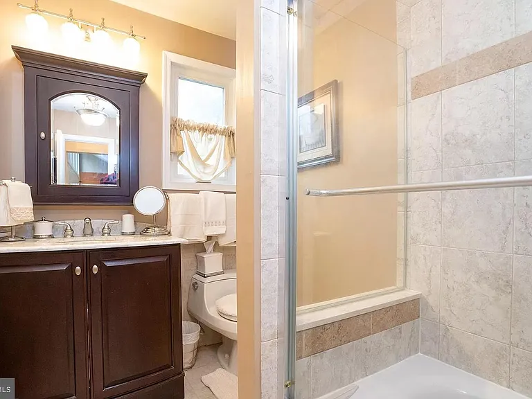 11696 Fox Glen Dr — Photo 33